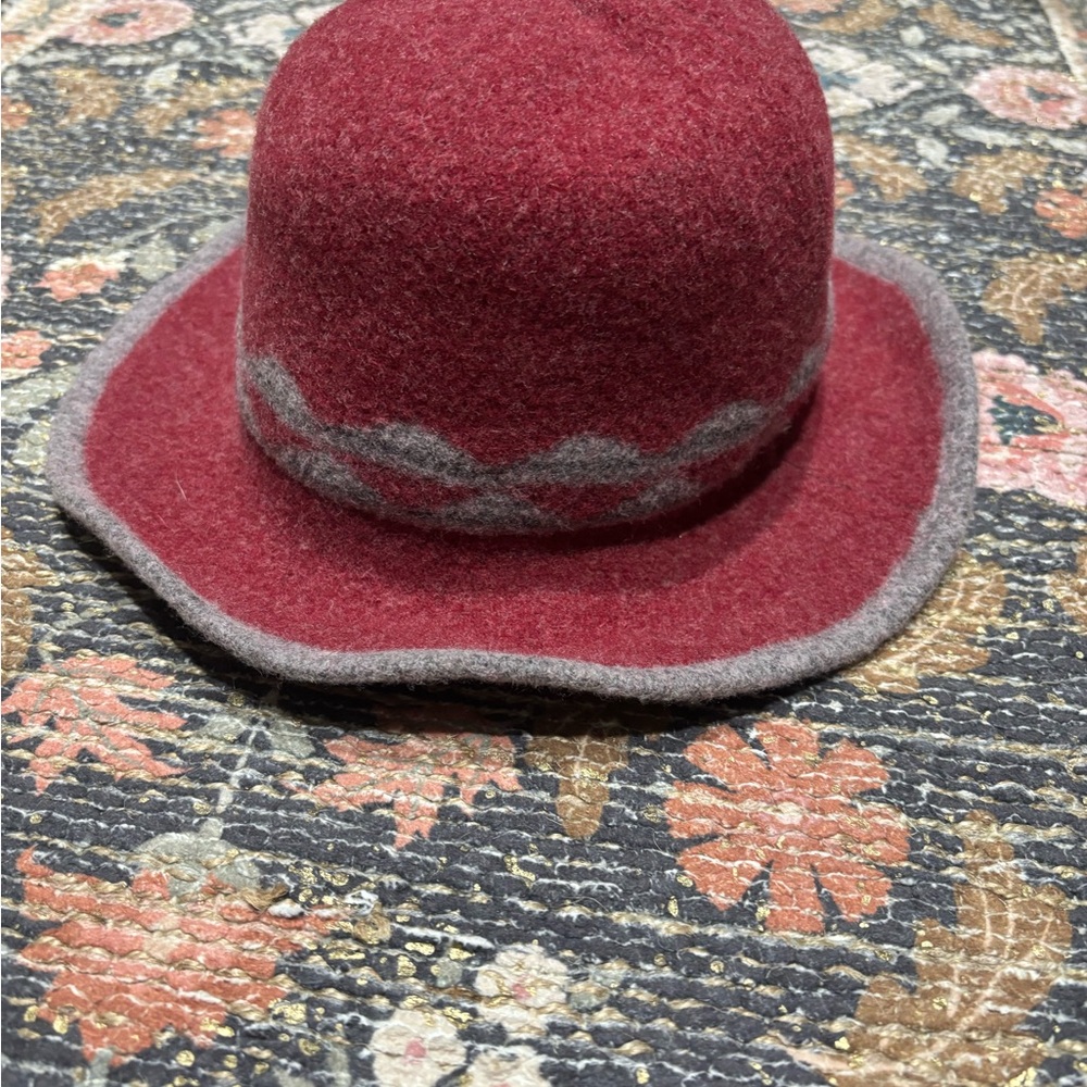 Wool Felt Cloche Hat in Burgundy and Gray